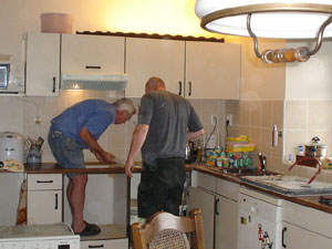 Hans en Lex veranderen de keuken